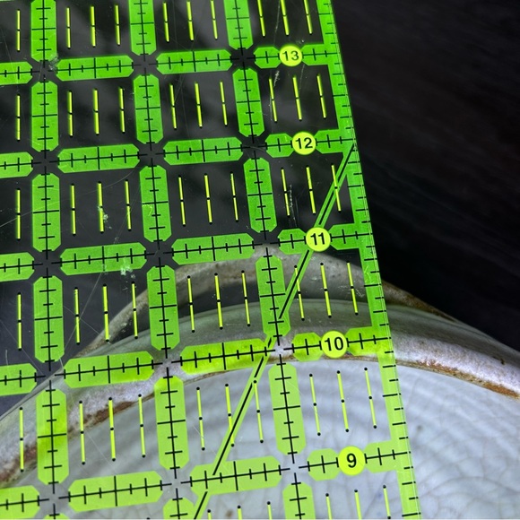 Signed Studio Pottery Lidded Casserole 10.5 Inch Stoneware Serving Dish Pristine - Picture 12 of 12